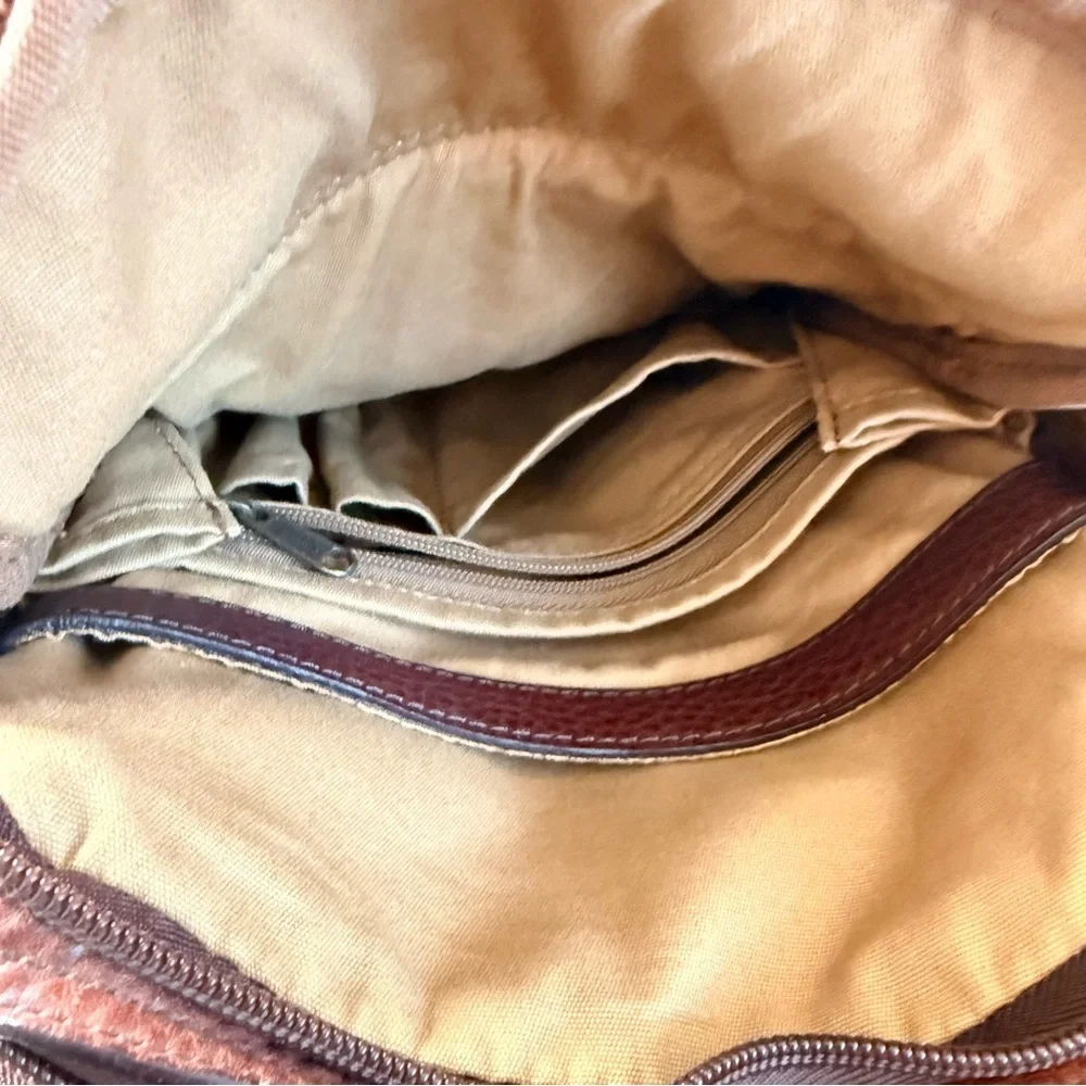 Duluth Trading Co. Lifetime Brown Leather Crossbody or Shoulder Travel Bag